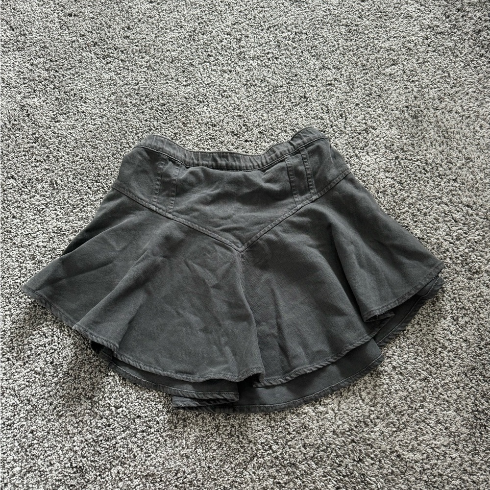 Black skirt